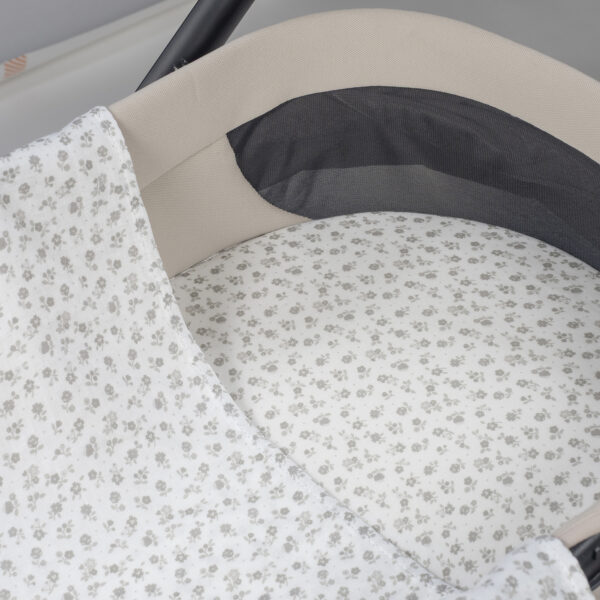 Sabana ajustable cuco + Muselina Little Bloom Flor Gris Pasito a Pasito